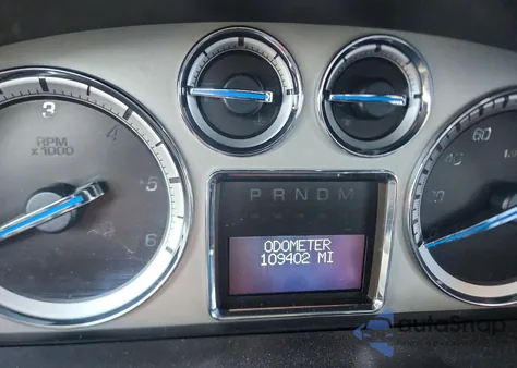 2010 Cadillac Escalade Esv Premium z USA, uszkodzony, nr VIN 1GYUKJEF7AR190885